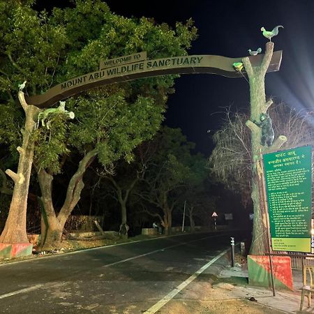 Hotel Banjara Hills Ābu Road Exteriér fotografie