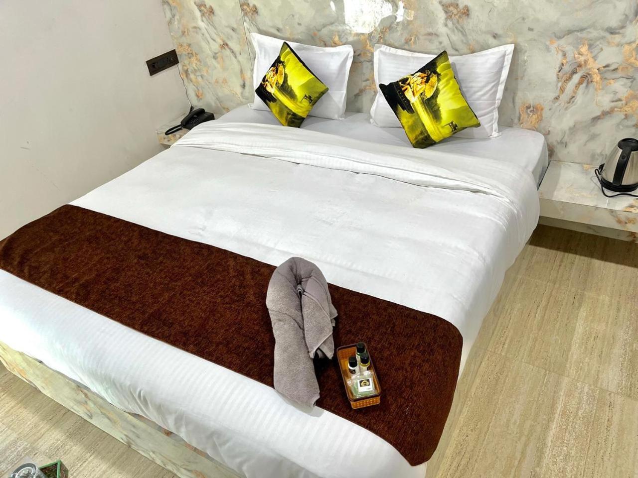 Hotel Banjara Hills Ābu Road Exteriér fotografie