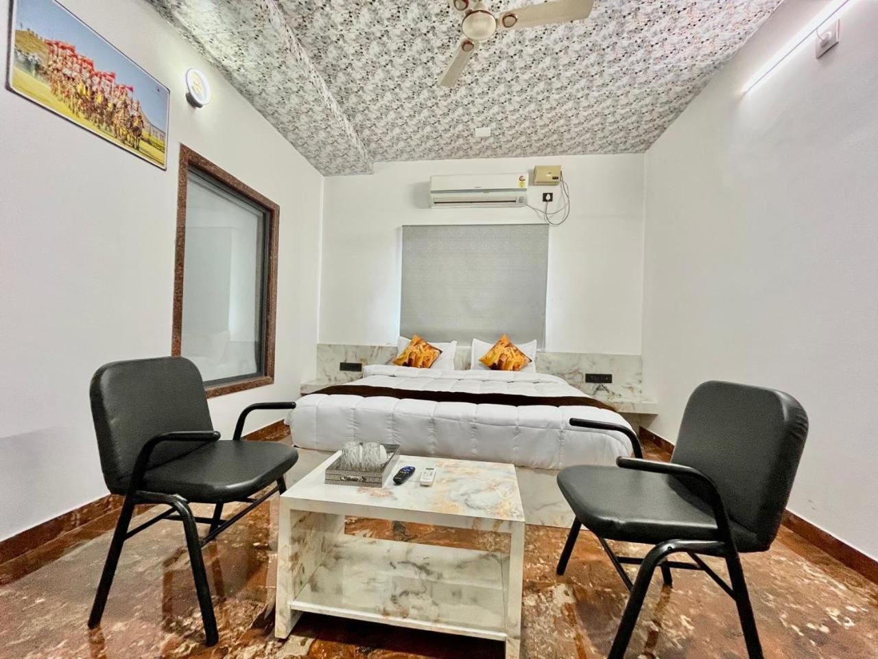 Hotel Banjara Hills Ābu Road Exteriér fotografie